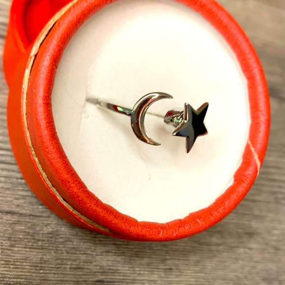 Moon and star spinning ring - Picture 3 of 5